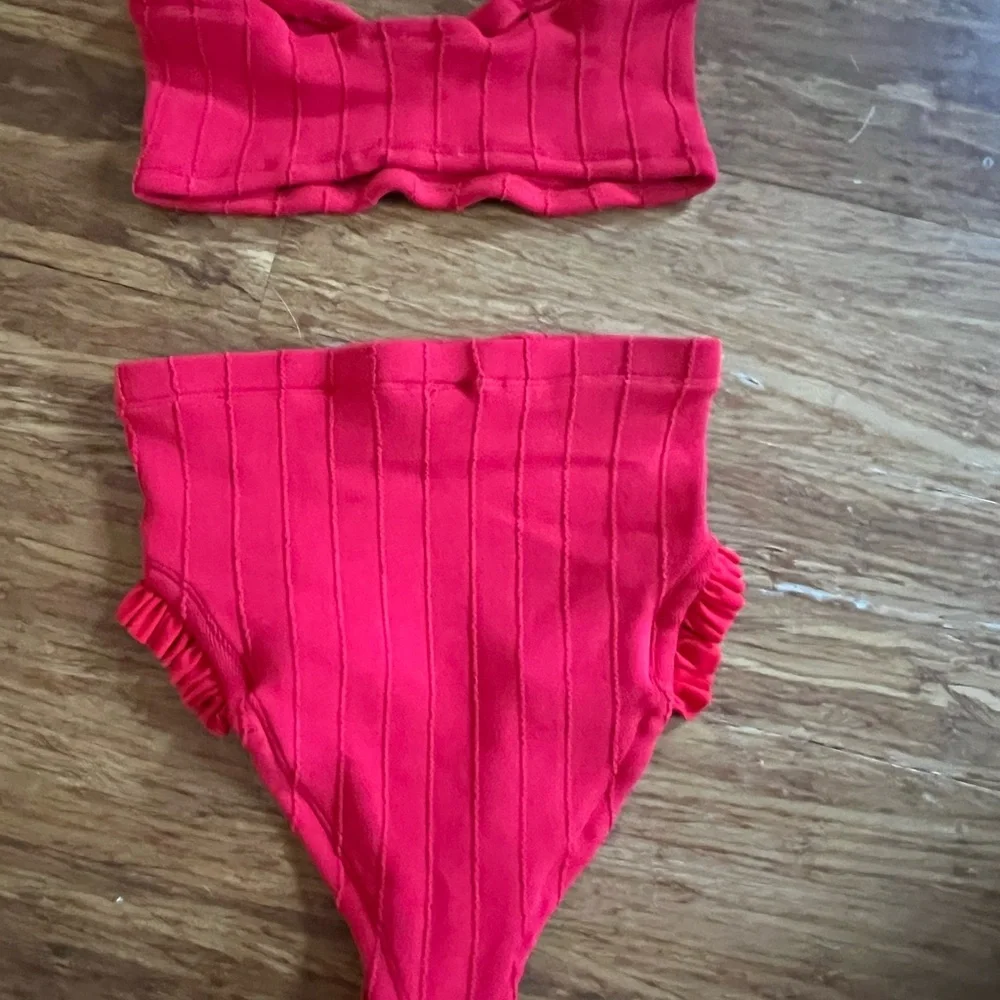Hunza G Red Ribbed Bikini Set - Picture 2 of 4